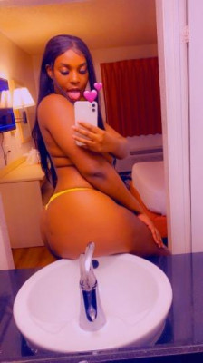 Hey babe available now 😍💦