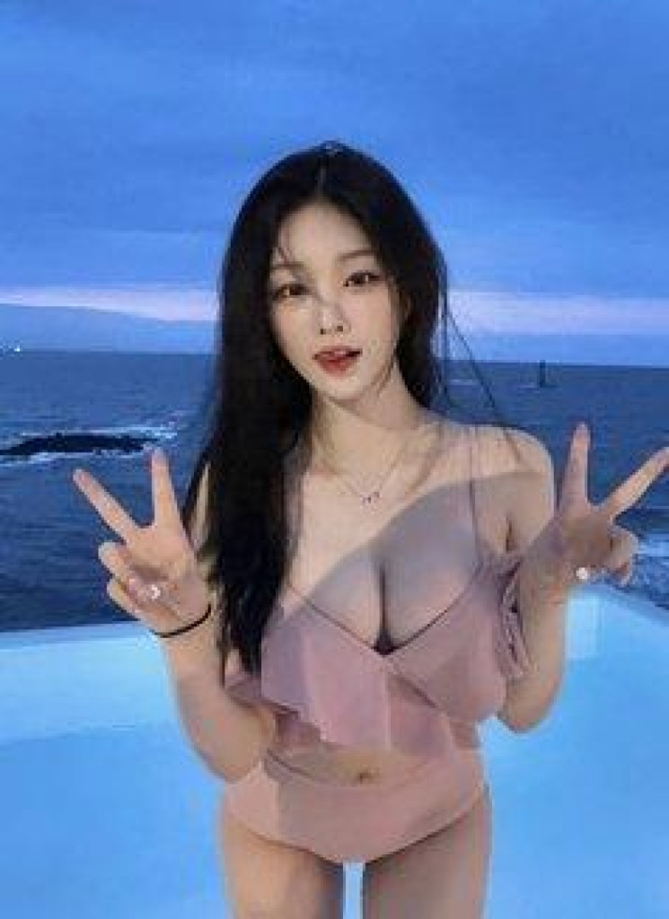 Annie – Chinese escort in Perth photo 1