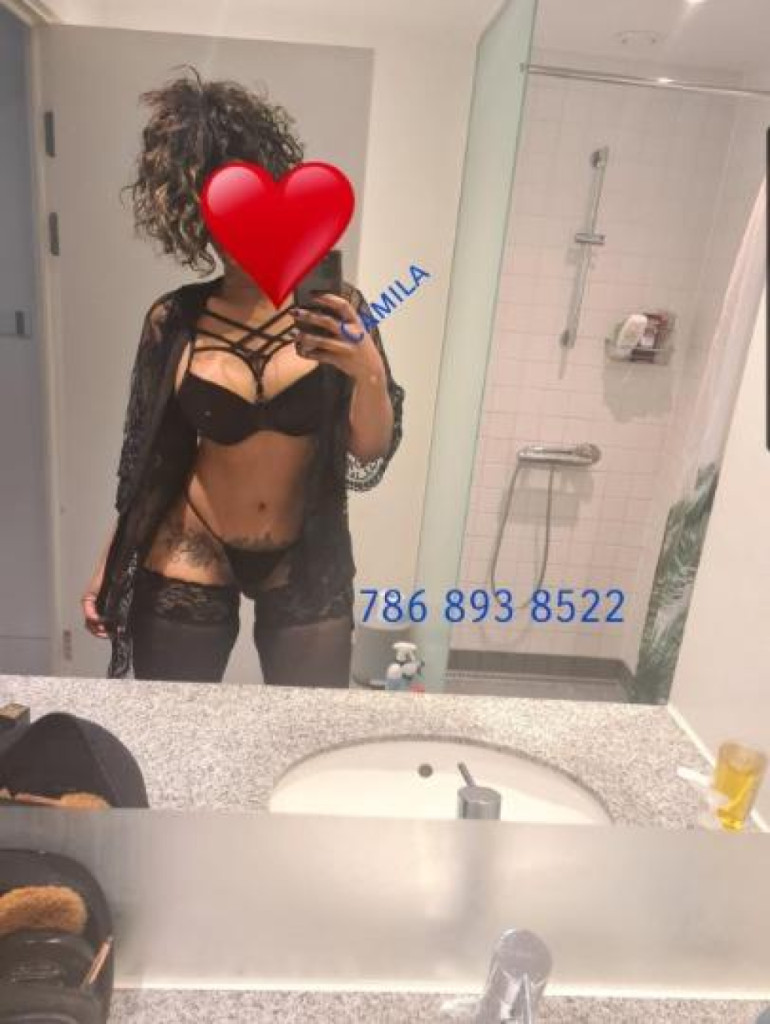 Camila photo 1