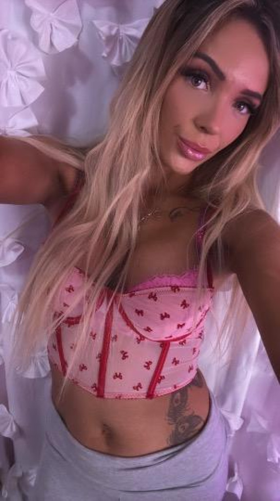 Chanelle photo 1