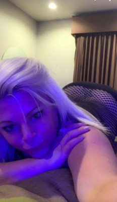 sexy blonde wants to see you now listing photo