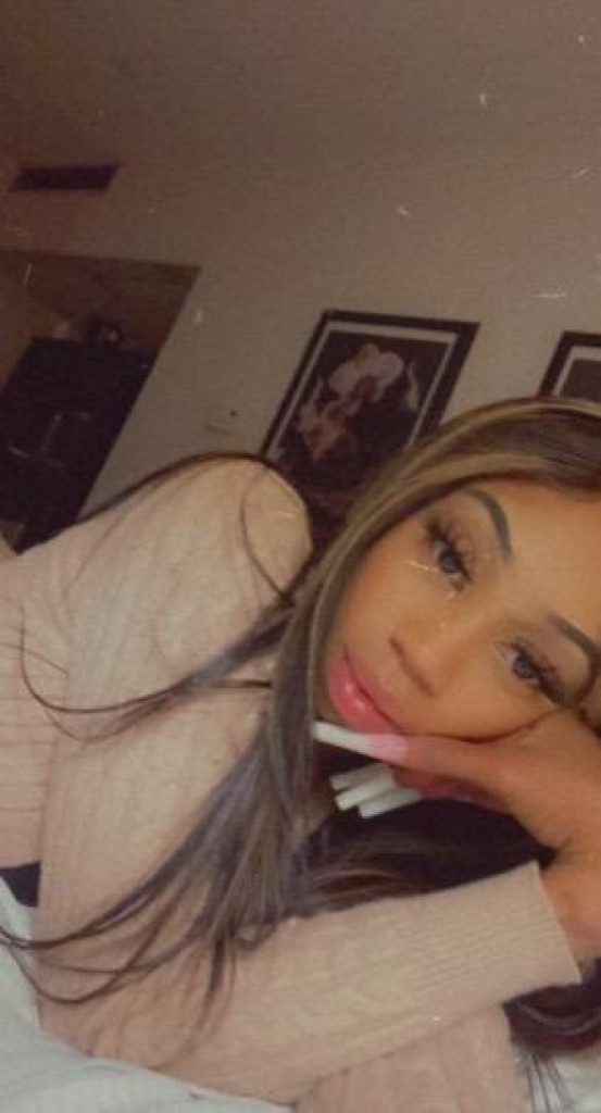 Mia photo 1
