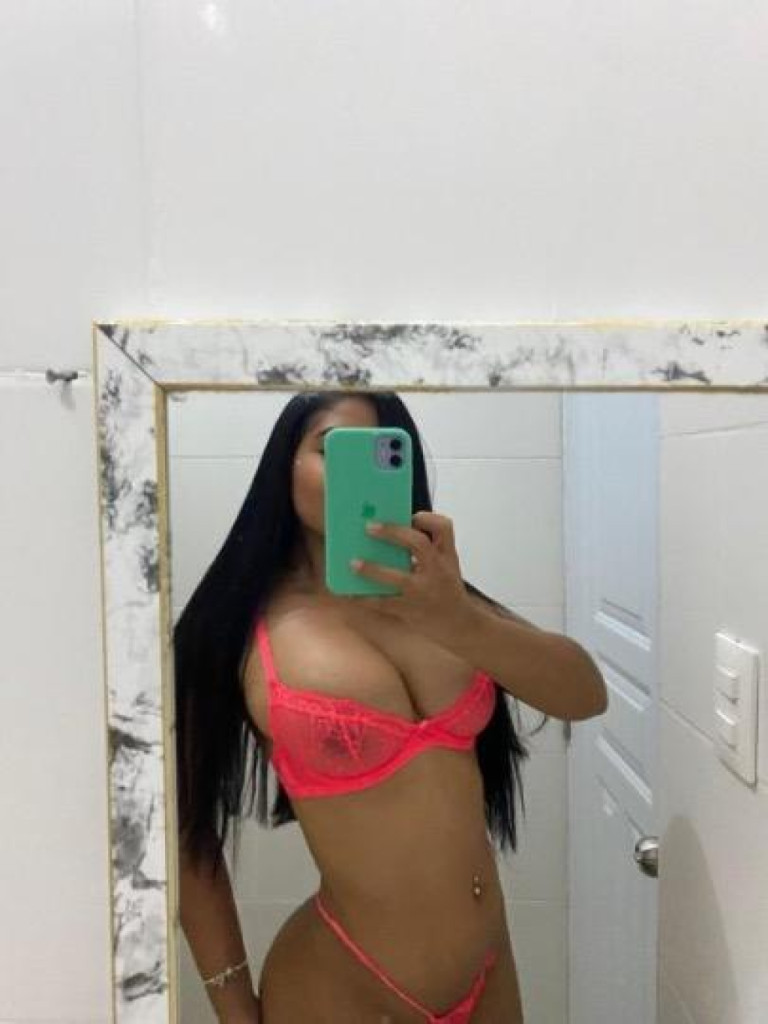 Skylar photo 1