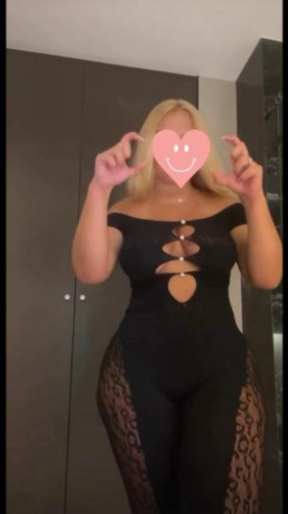 Evelyn🍭 photo 1