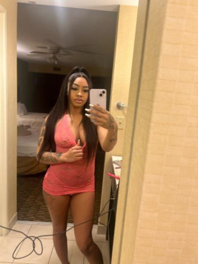 Nyla photo 1