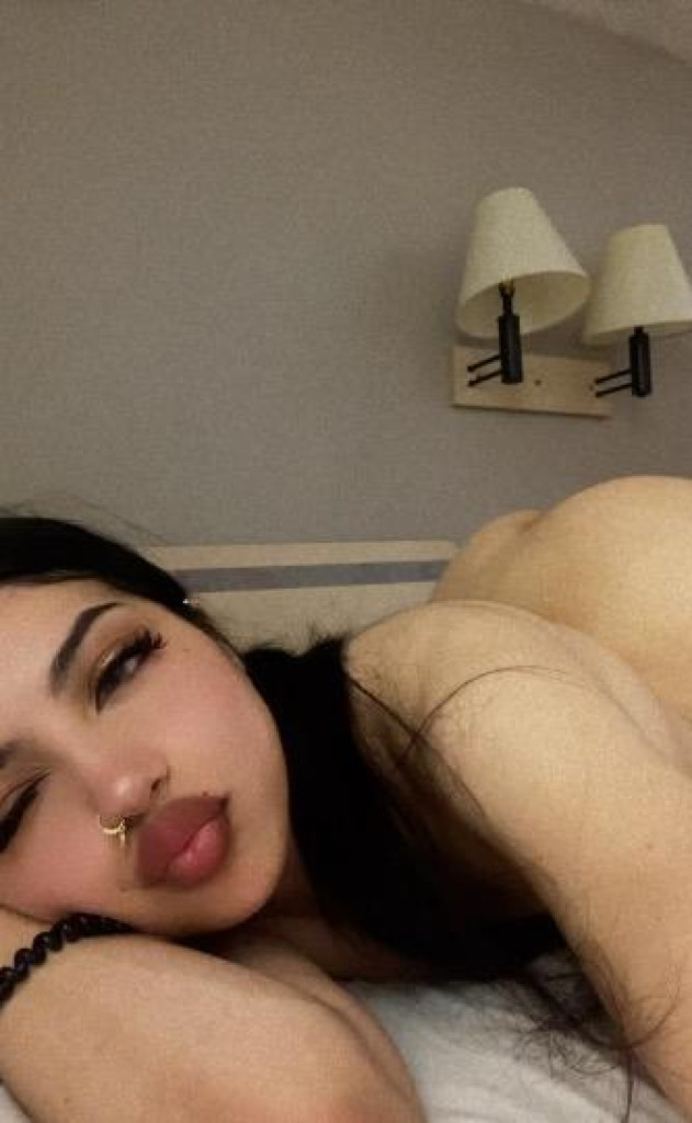 Pretty & petite latina available ❤CARDATE ONLY photo 1