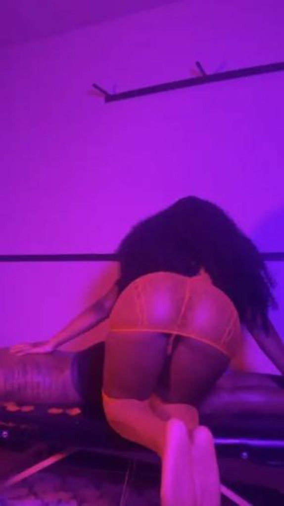 Touching Live One Massage At A Time ! photo 1