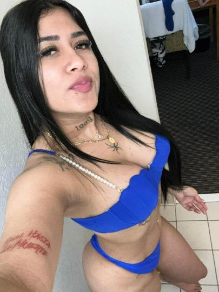 Mia photo 1