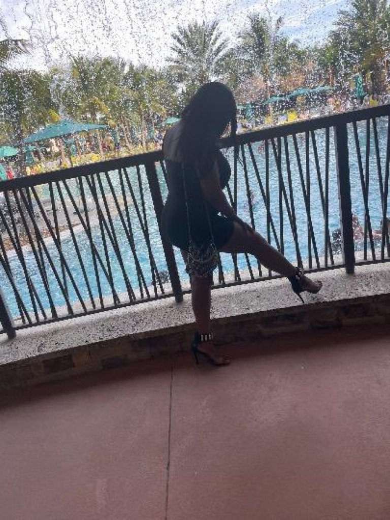LOOKING FOR FUN IM YOUR GIRL😘 photo 1