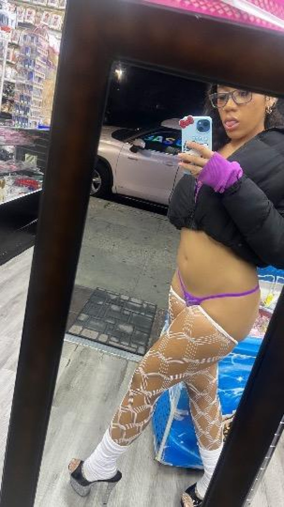 Layla photo 1