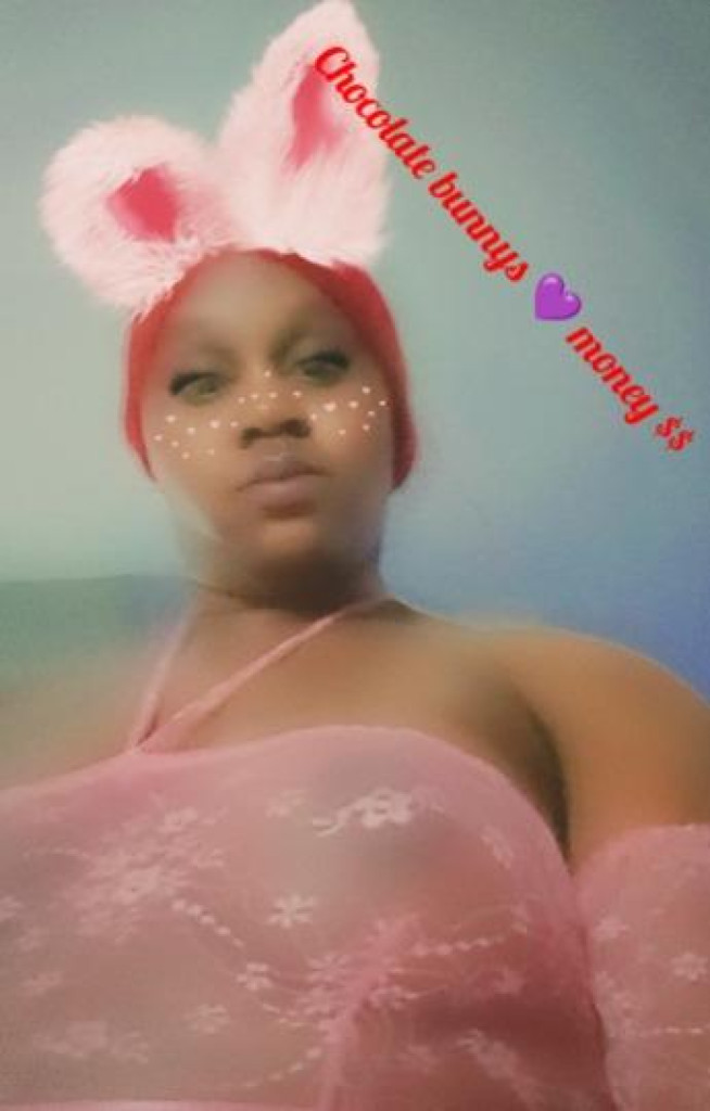 Ebony photo 1