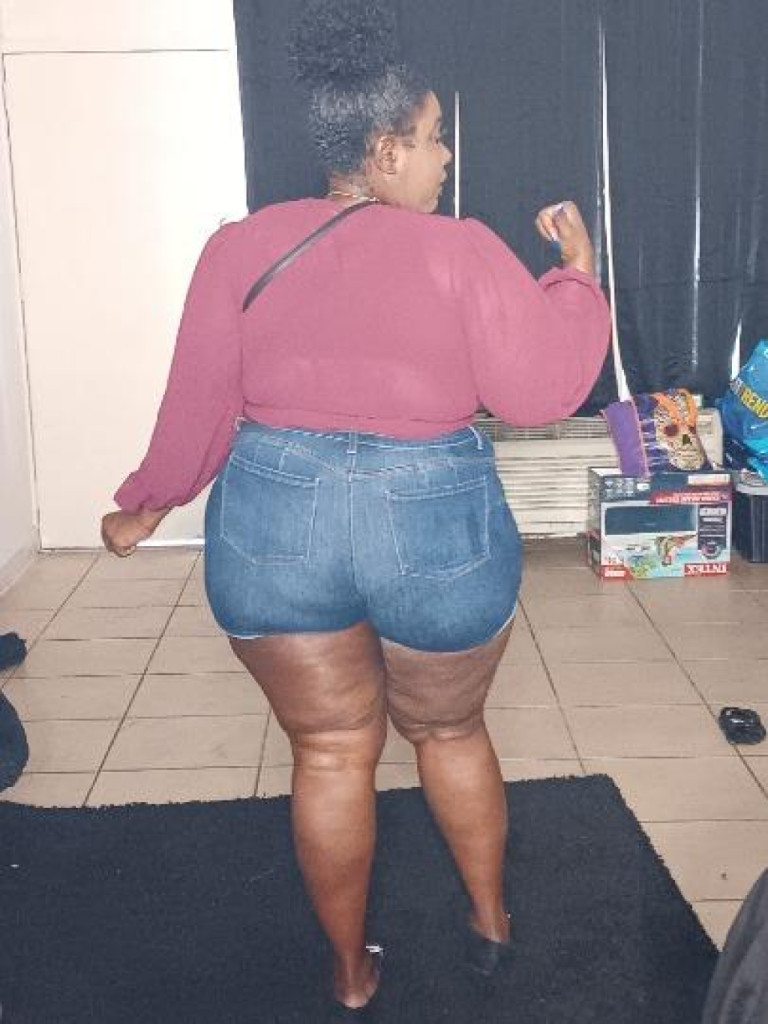DeeBae photo 1