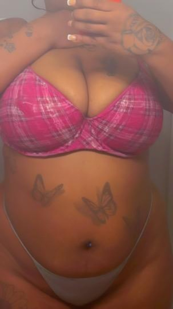 Tall , Curvy & Fine photo 1