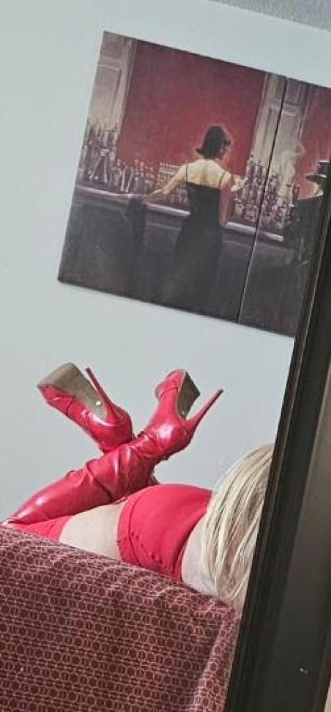 Sexy curvy colombiana photo 1