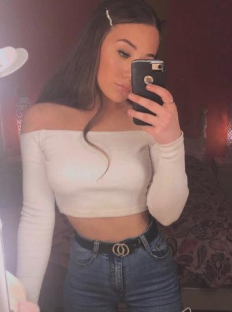 Mia photo 1