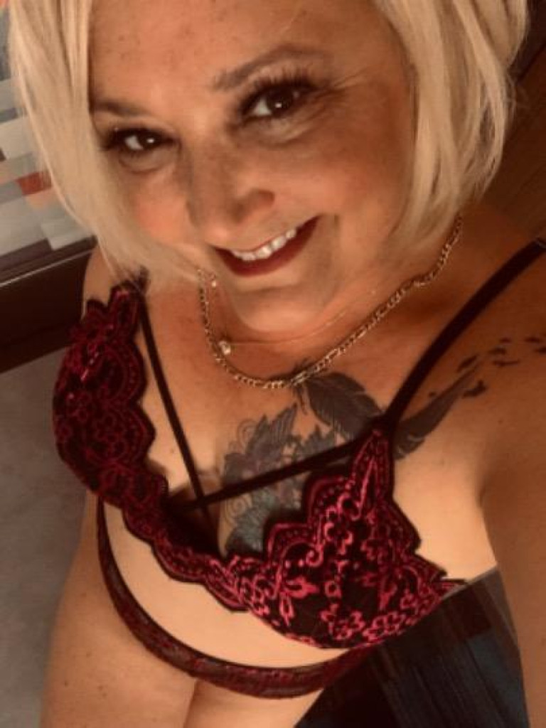 💦Busty and Luscious...Ms.Bella Damante is back! photo 1
