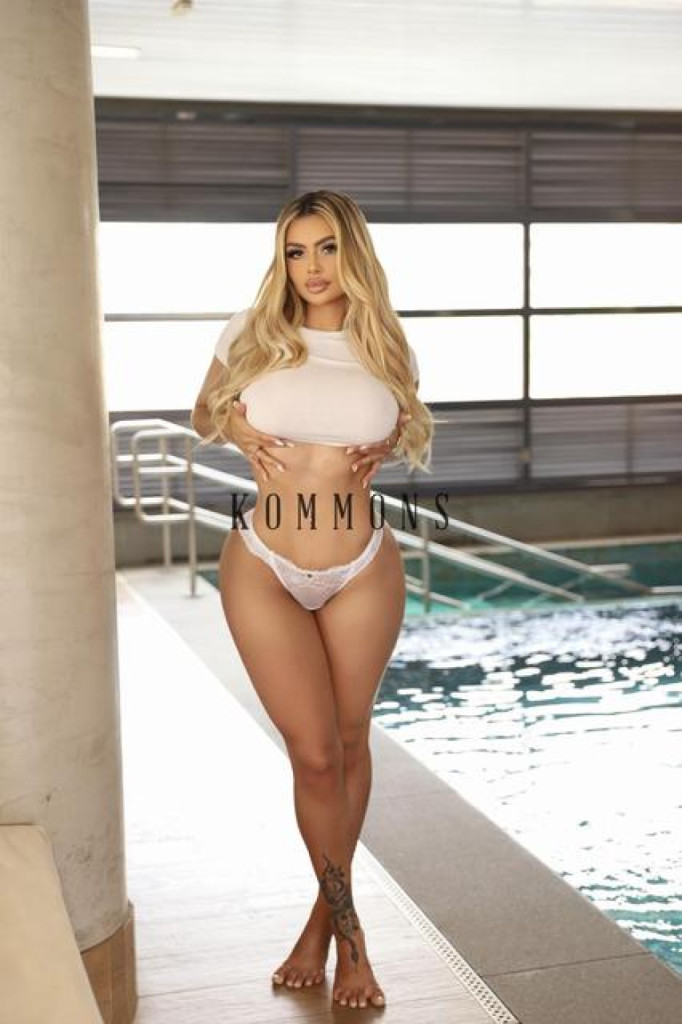 Miss photo 1