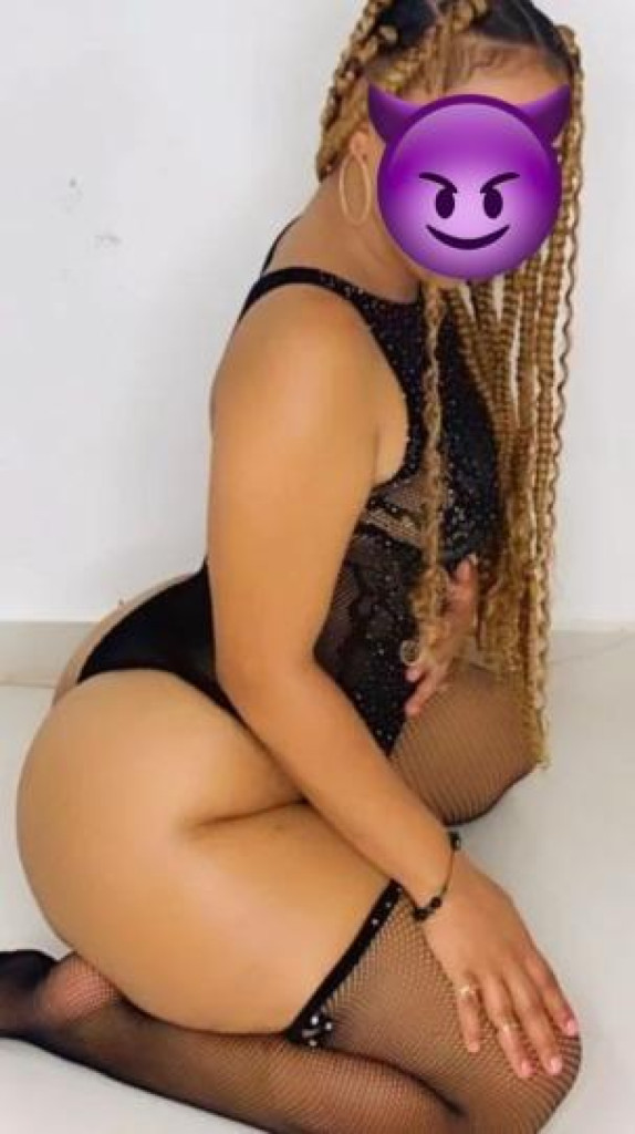 Pamela photo 1