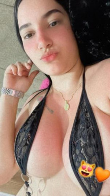 soy una linda mujer blanca como la nieve🥰 listing photo