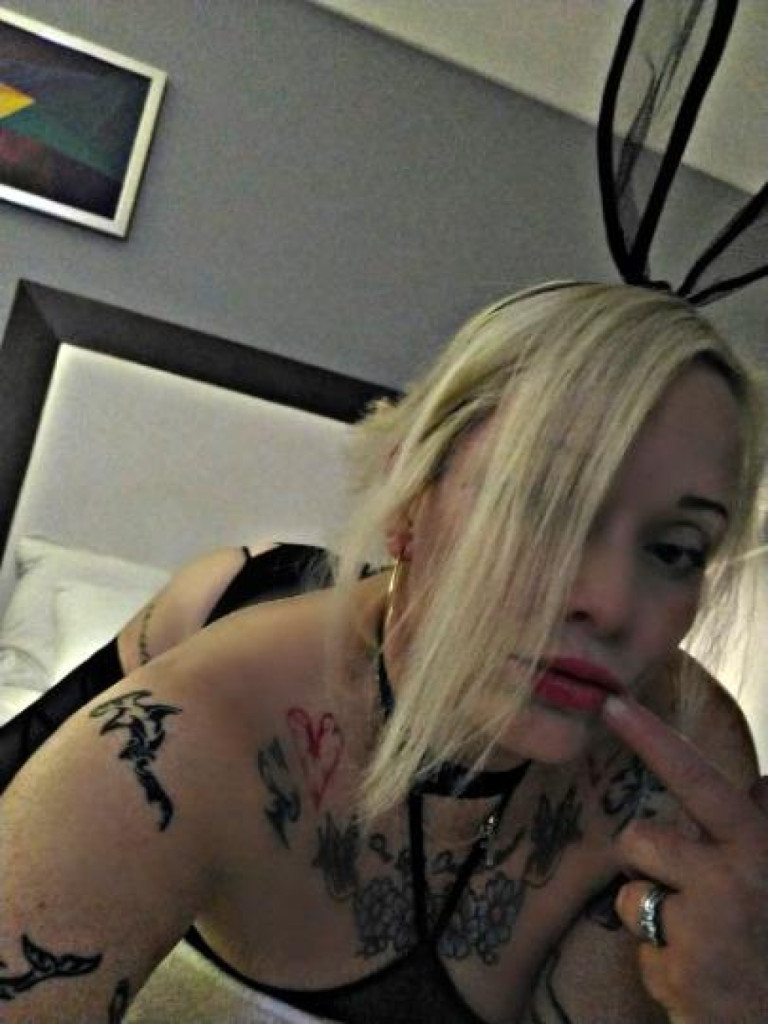 Holly photo 1