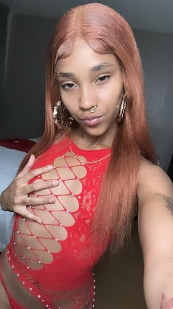 Amora photo 1