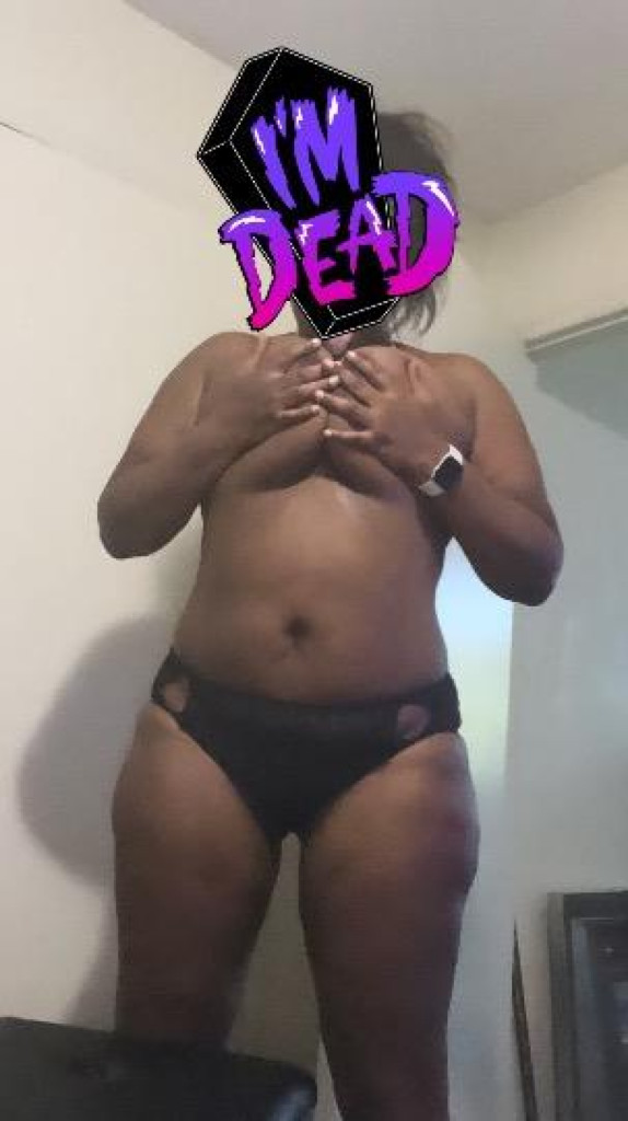 Ebony photo 1