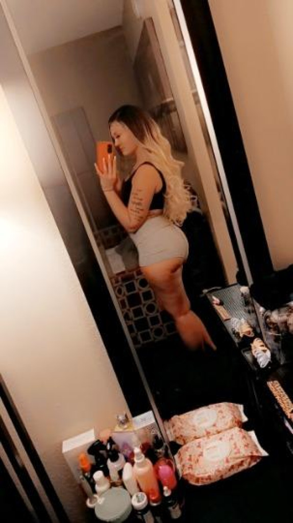 Jennii photo 1