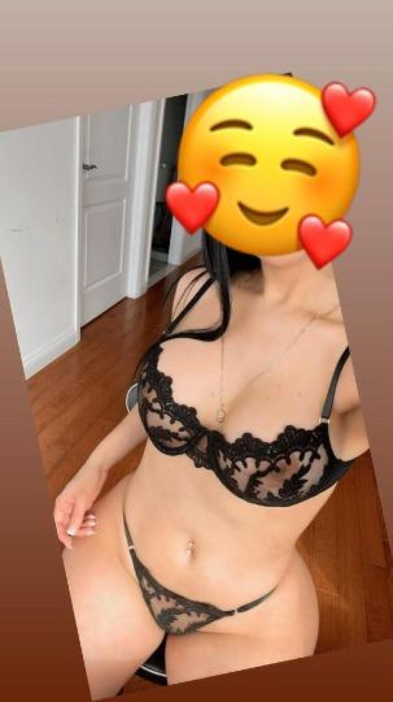 Sarah photo 1