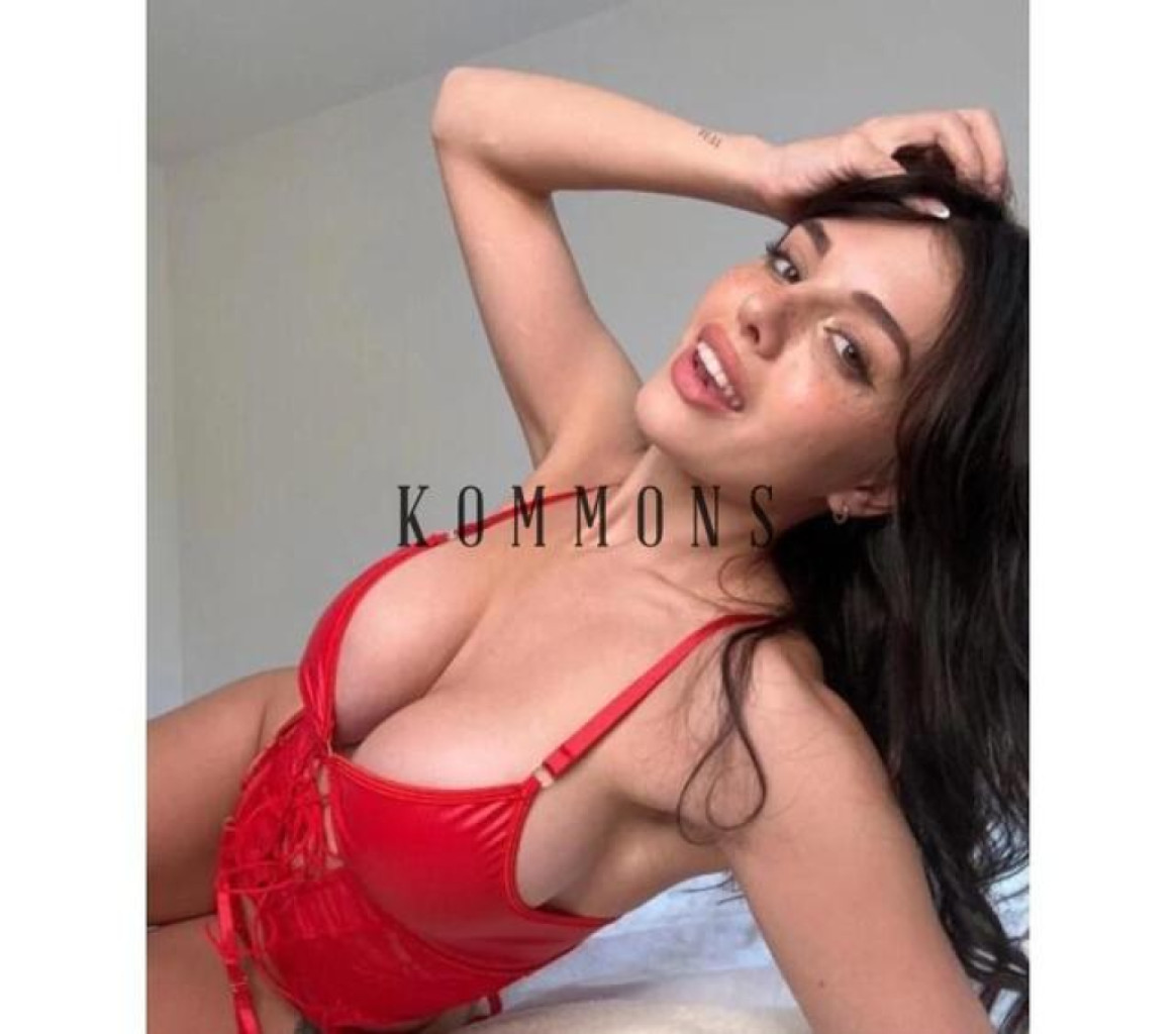 Nikki photo 1