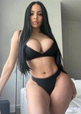 🍑🥰cute latina I speak Spanish 💋very 😋sexy and 💋🫦daring write 🍑to me 💋I'm available or call me love ❤ listing photo