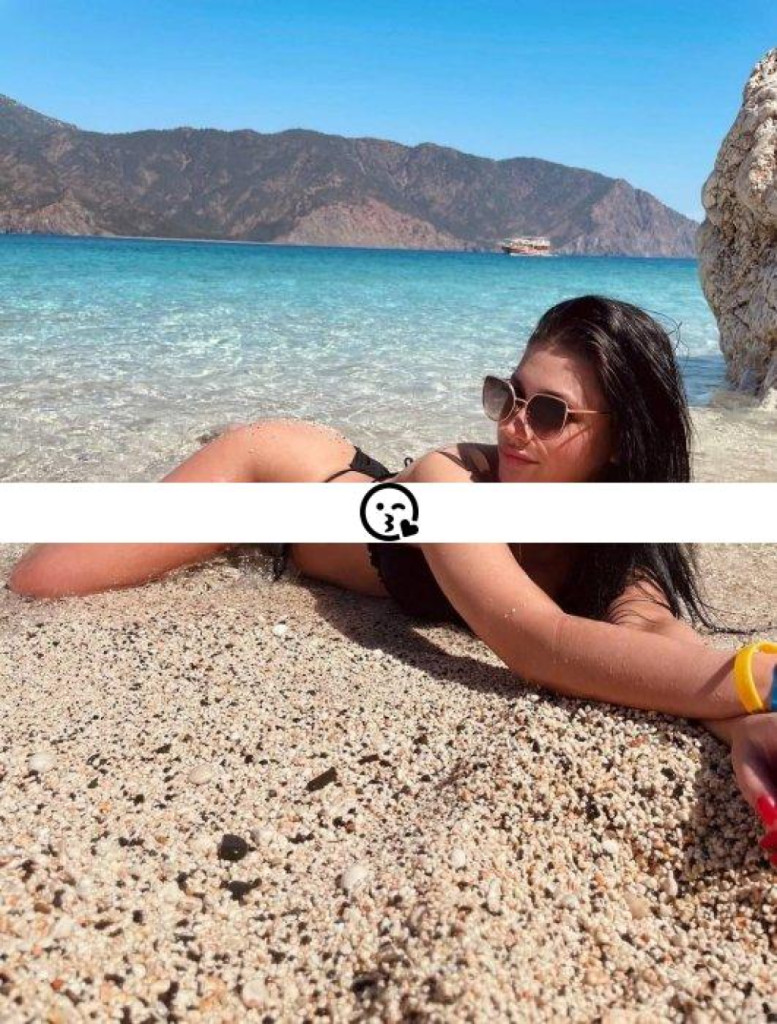 Karina photo 1