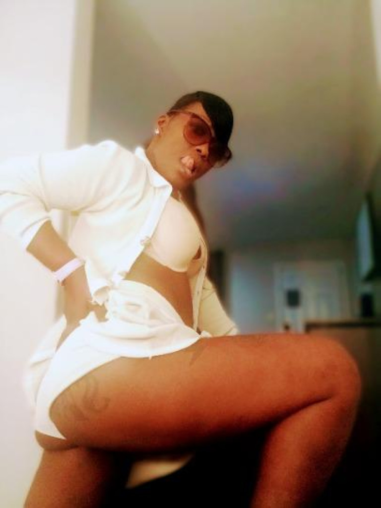 *DARKNLOVELY* photo 1