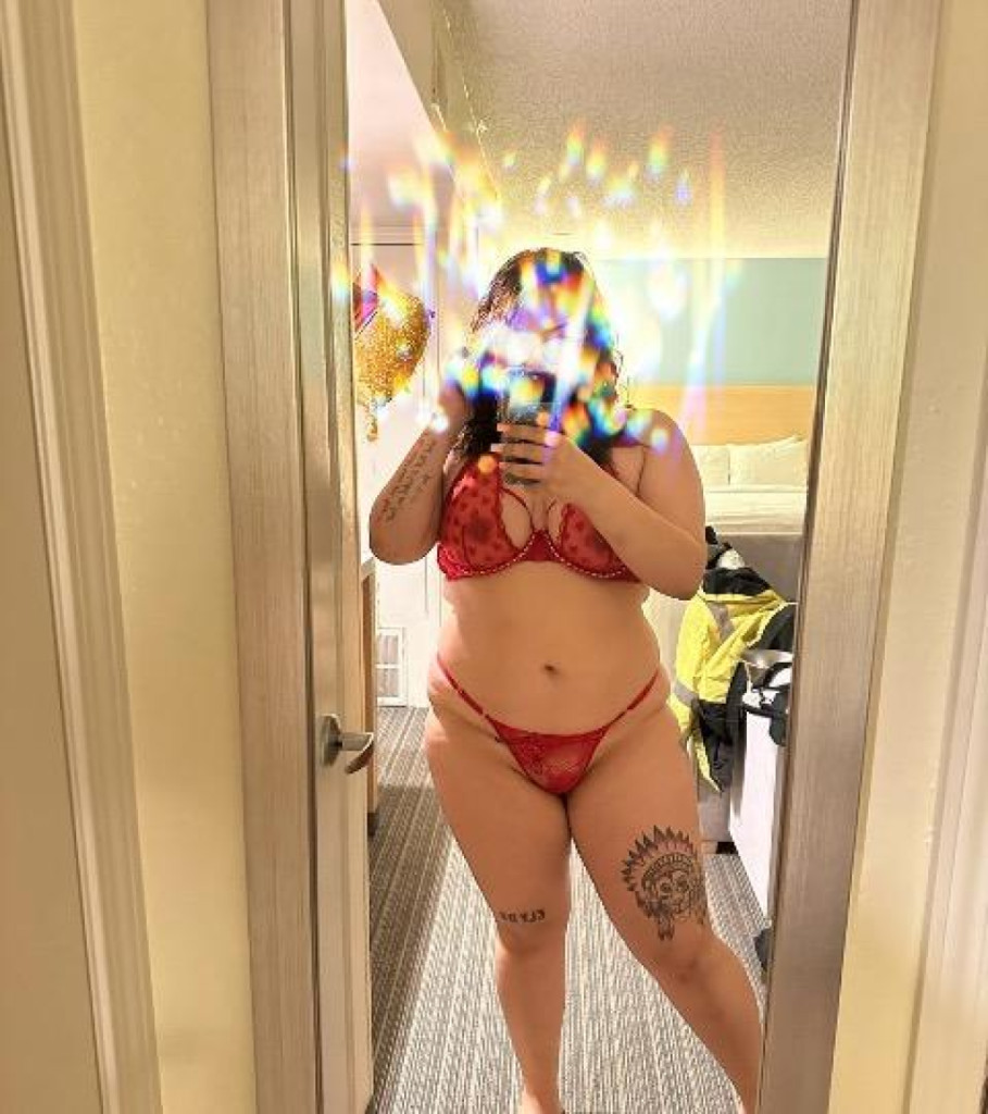 Ashley photo 1