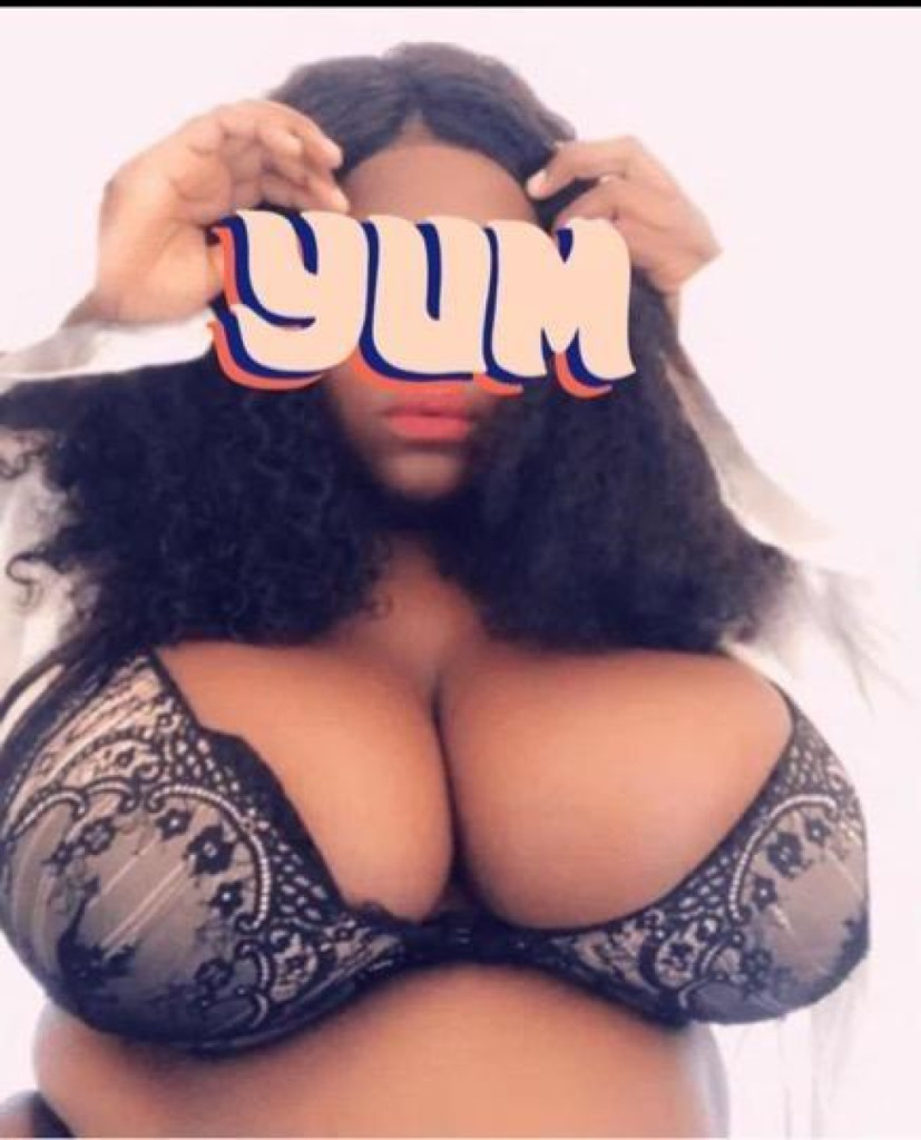 Yum Yummy Super Busty 42DDD BBW photo 1