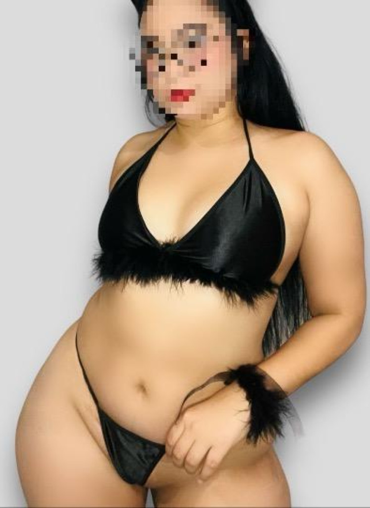 Camila photo 1