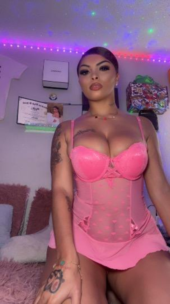 Friday Vibes 😘 photo 1