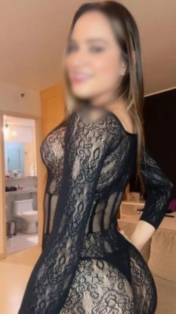 Mia photo 1
