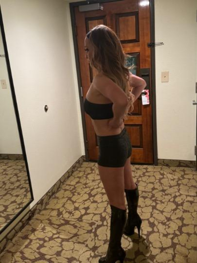 Nikki photo 1