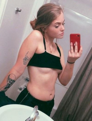 Very sweet and petite🌹 let's fuck listing photo