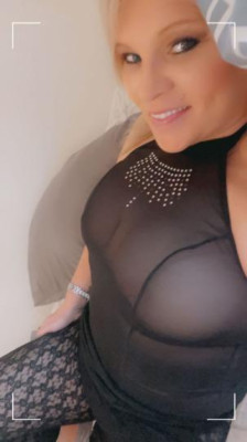 Blonde listing photo