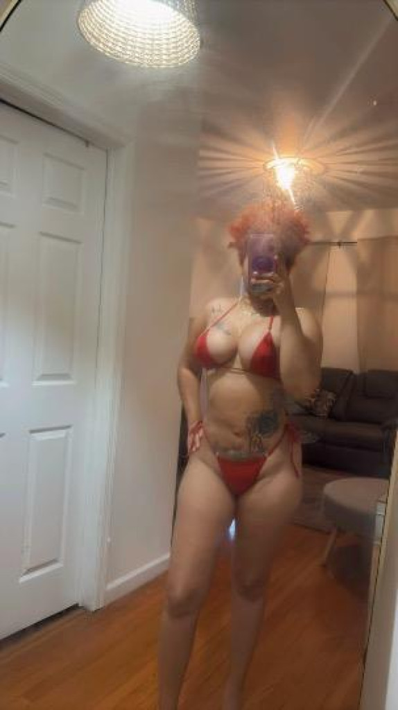 Mia photo 1