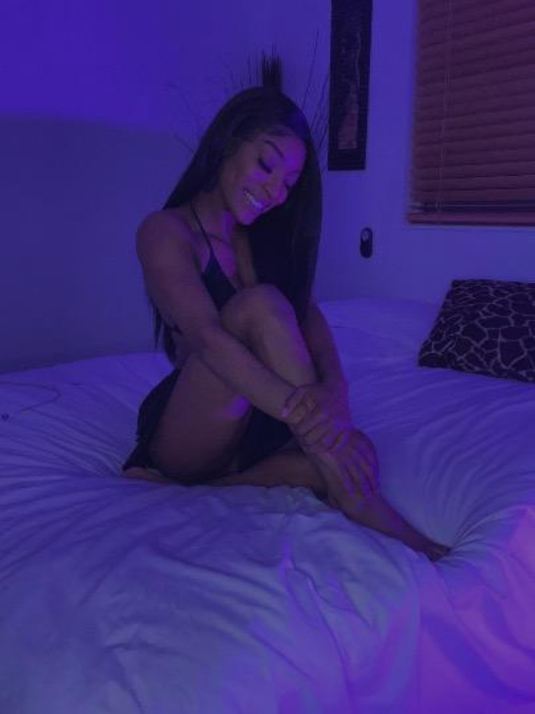 Ashley photo 1