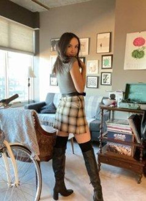 Donna – Indonesian escort in Montpellier listing photo