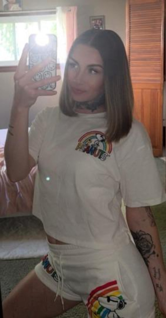sexy 2 girl shows today photo 1