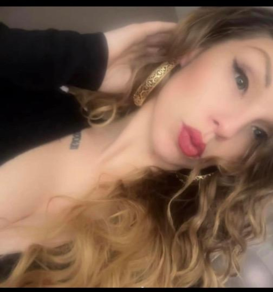 Nessa photo 1