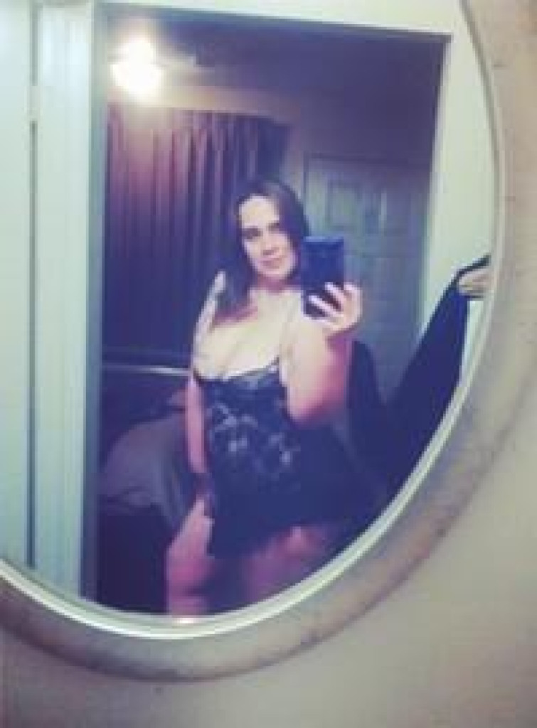 Jennifer photo 1