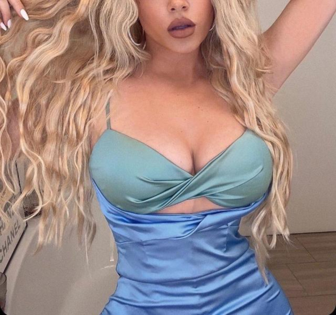 Chanel (Blonde Busty British Hottie Delft) photo 1