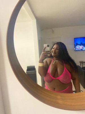 TheeOnlyJuicyyy listing photo